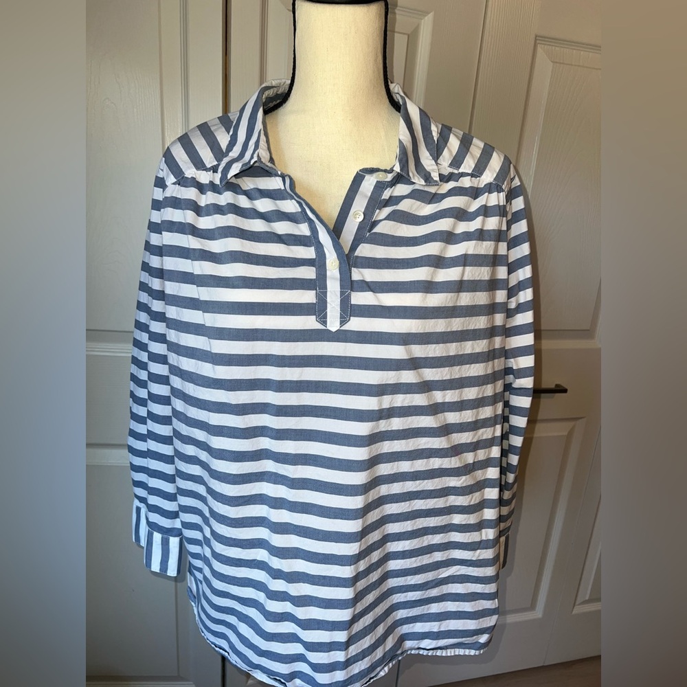 Vineyard Vines Navy and White Striped Button Down Shirt